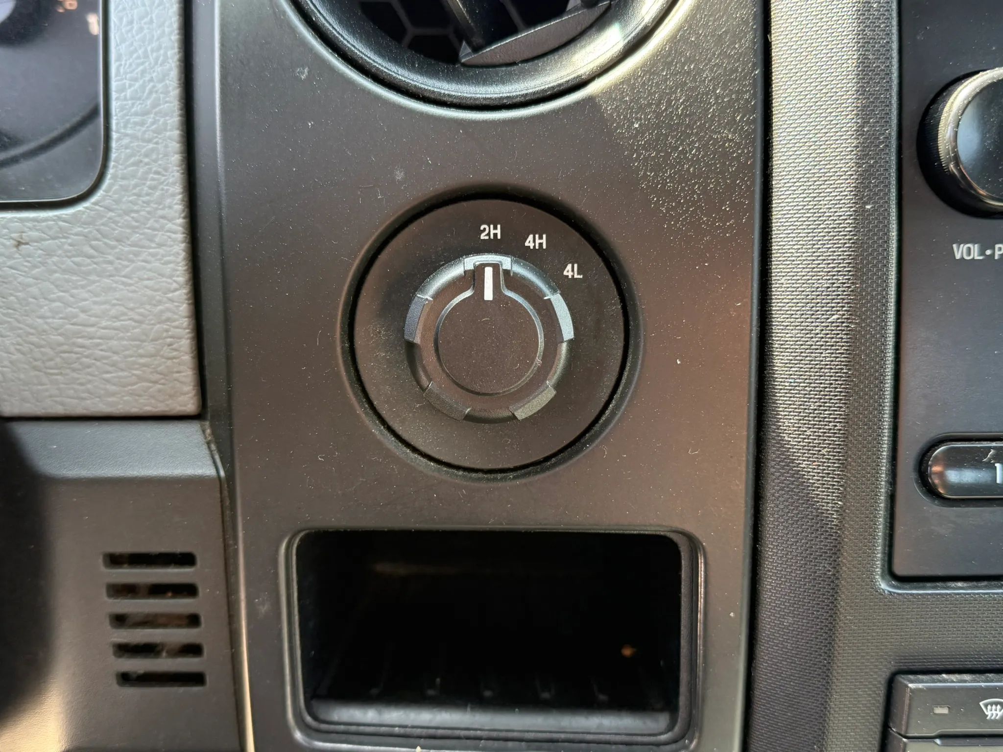 2014 Ford F150 Regular Cab Xl thumbnail 24
