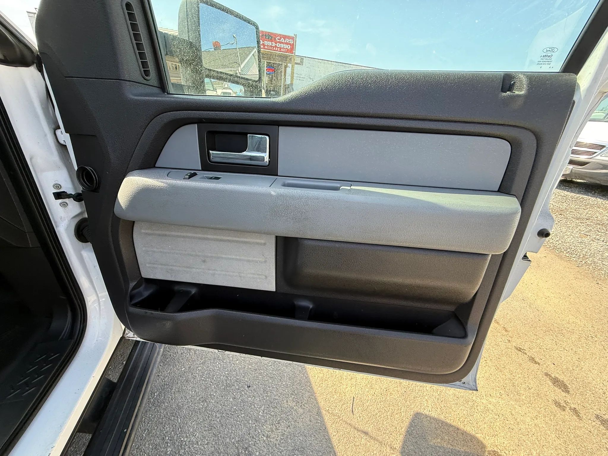 2014 Ford F150 Regular Cab Xl thumbnail 32